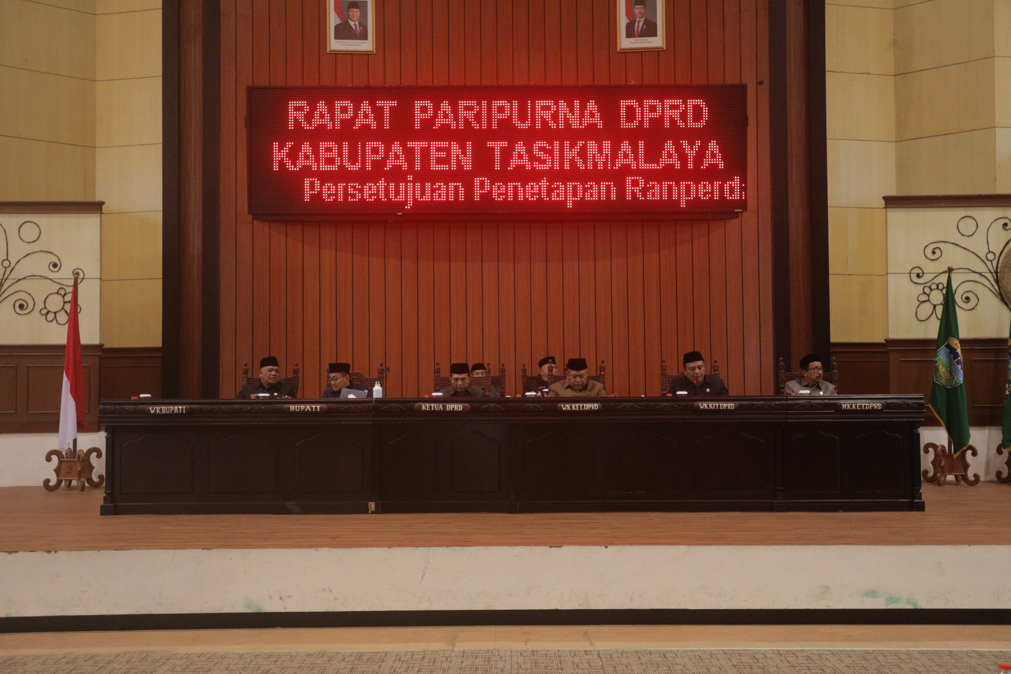 RAPAT PARIPURNA